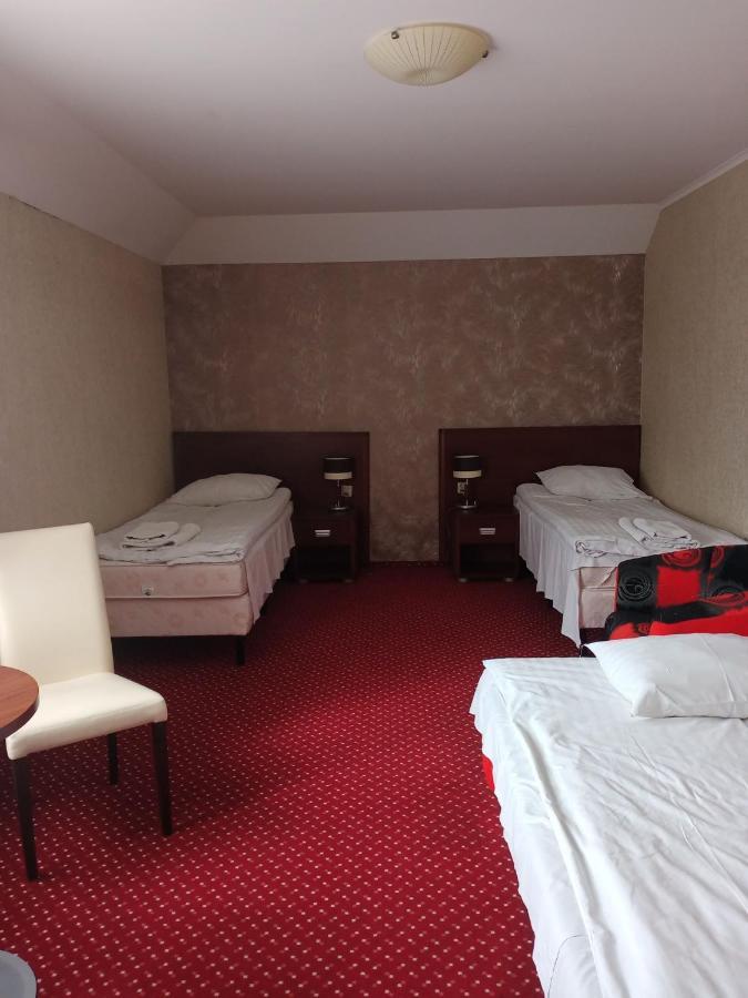 Hotel Tim Cekanowo Esterno foto