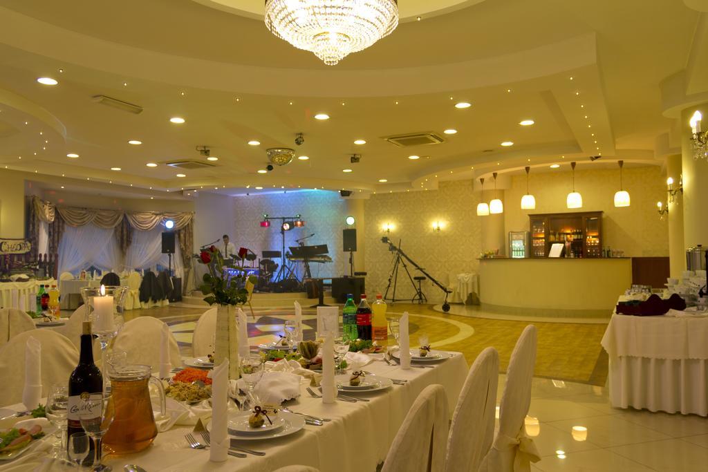 Hotel Tim Cekanowo Esterno foto