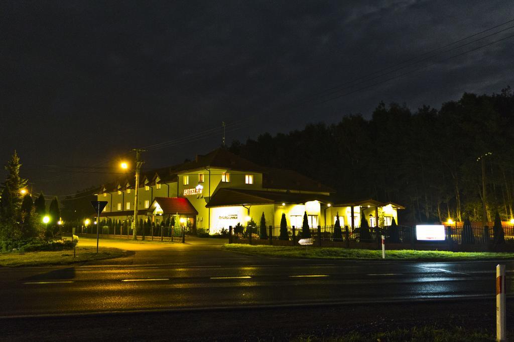 Hotel Tim Cekanowo Esterno foto